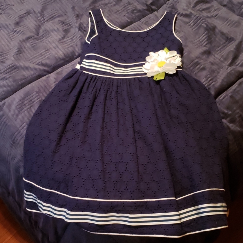 Girl's sleeveless dress